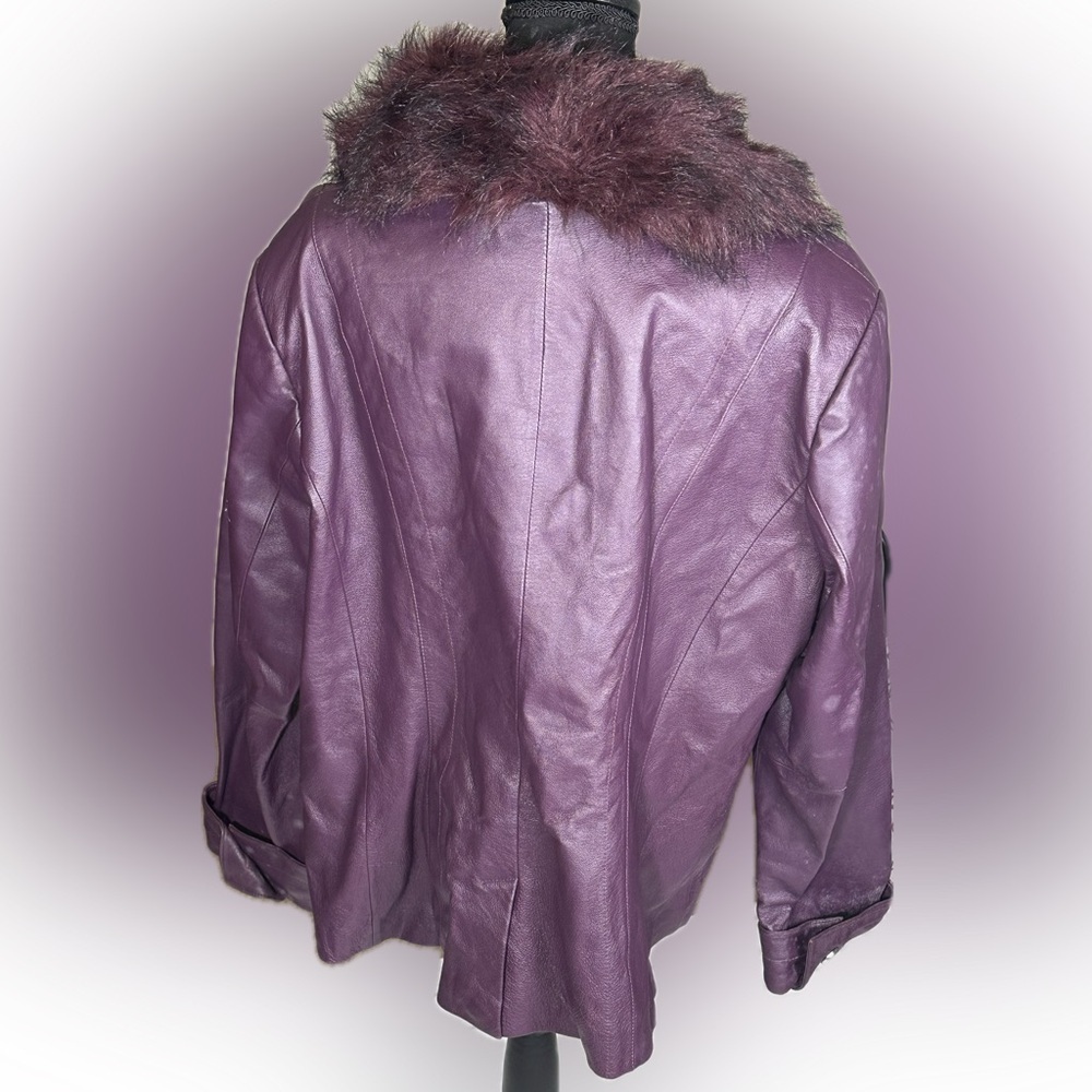 Terry Lewis Elegant Women's Purple Leather Jacket with Faux Fur Collar size 1X - Picture 3 of 7